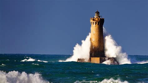 phare du four lighthouse